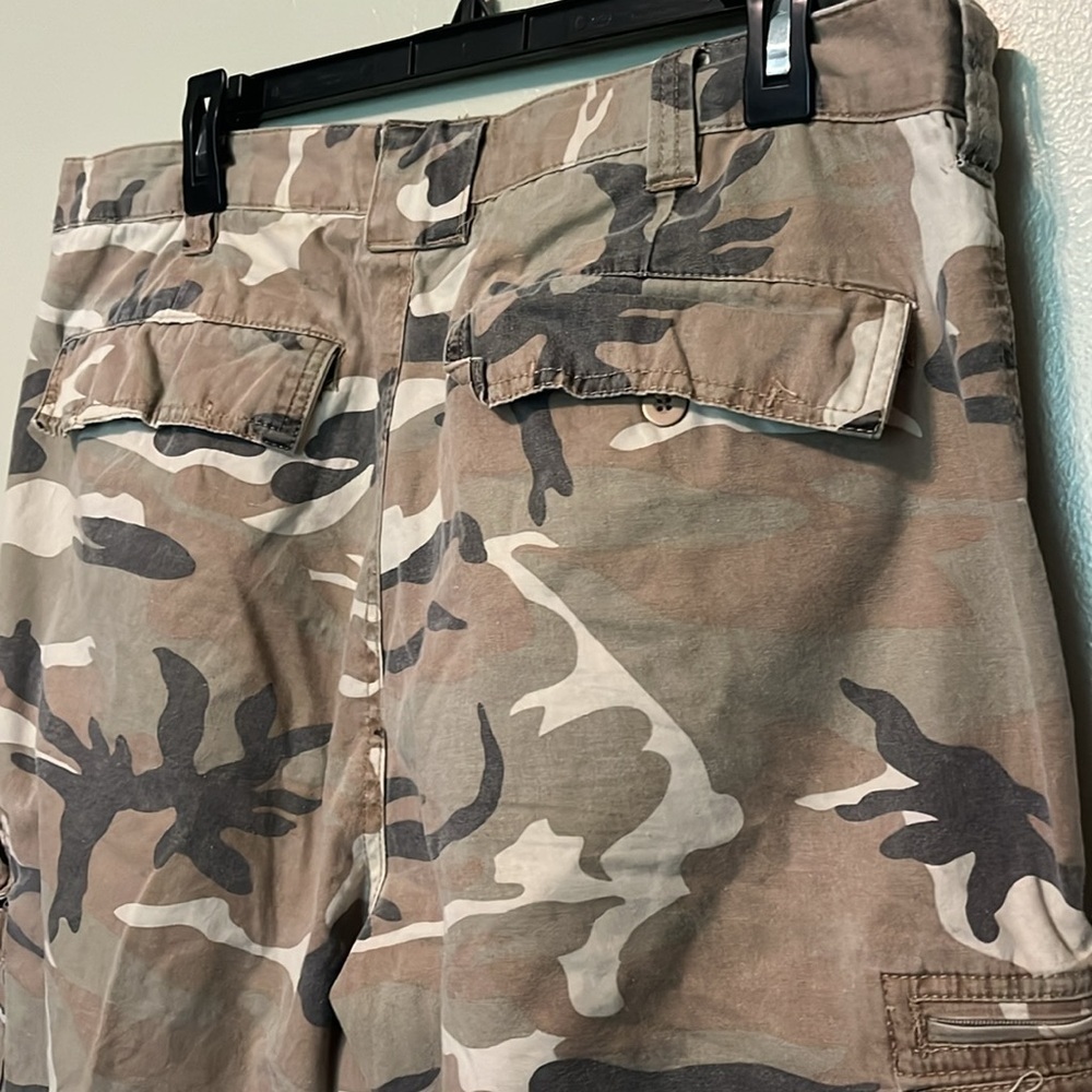 Lee Dungarees Camo Cargo Shorts Men’s Waist Size 36 - Picture 6 of 7